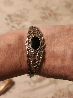Sterling-Style Silver Filigree Bracelet with Black Onxy Oval Stone